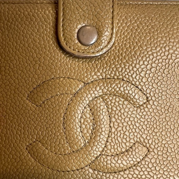 CHANEL BEIGE CAVIER BIFOLD WALLET
🌷AS IS🌷 - Picture 14 of 16